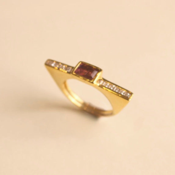 Lalea Linear Bar Yellow Gold Ring