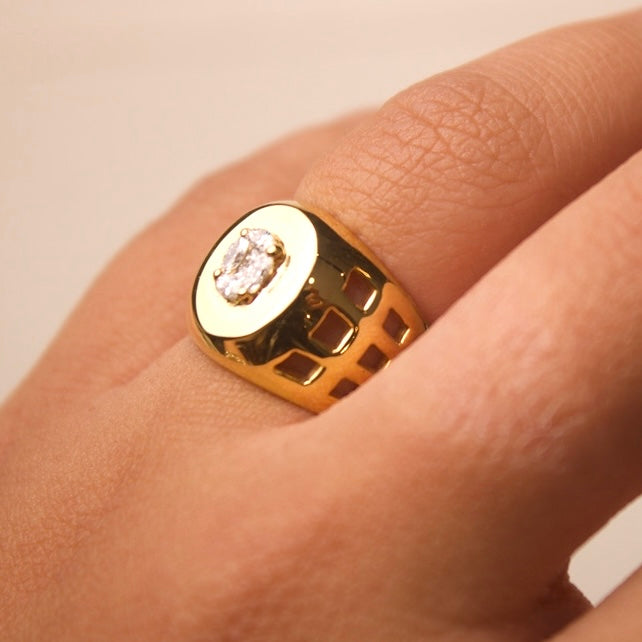 Callista Signet Luxury Diamond Ring