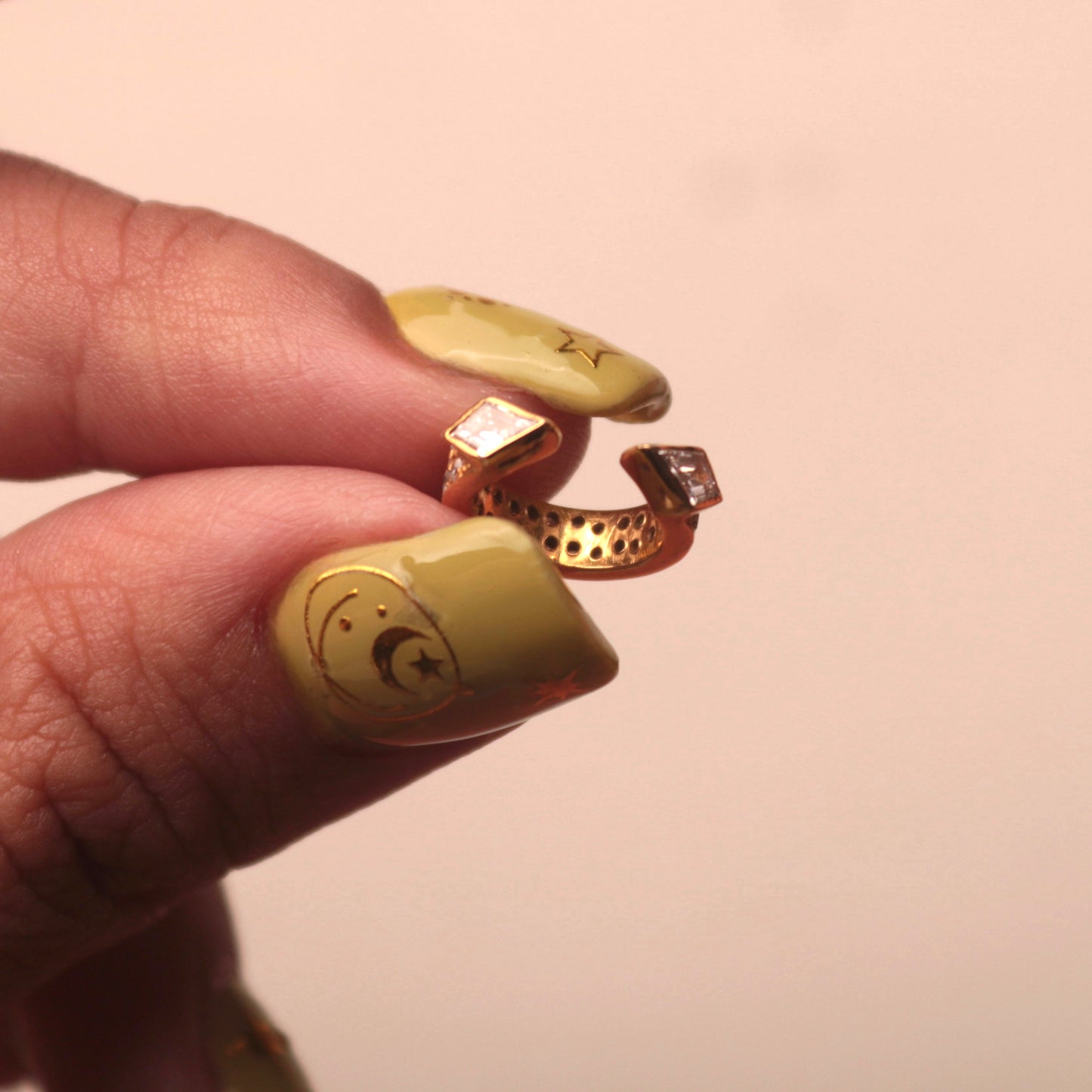 Kite Yellow Gold Ear Slider