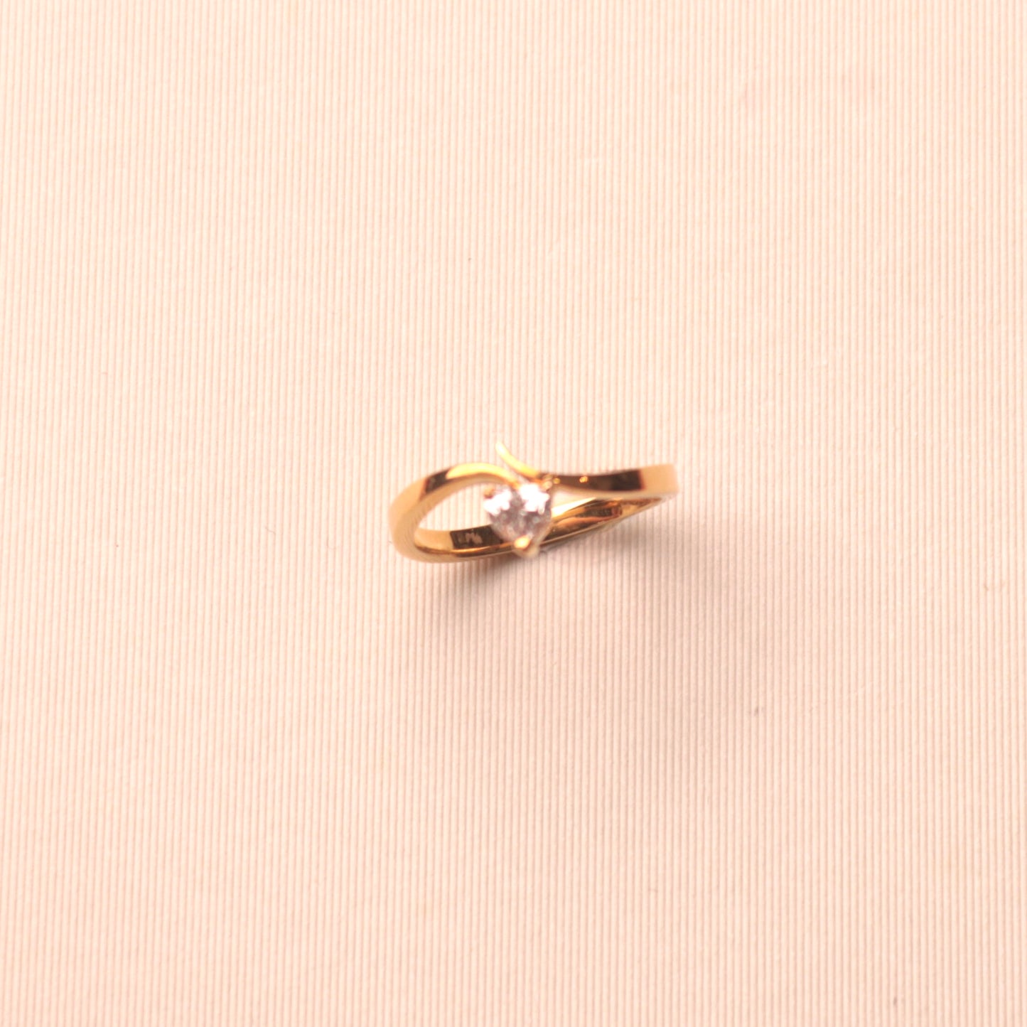 Vara Yellow Gold Ring