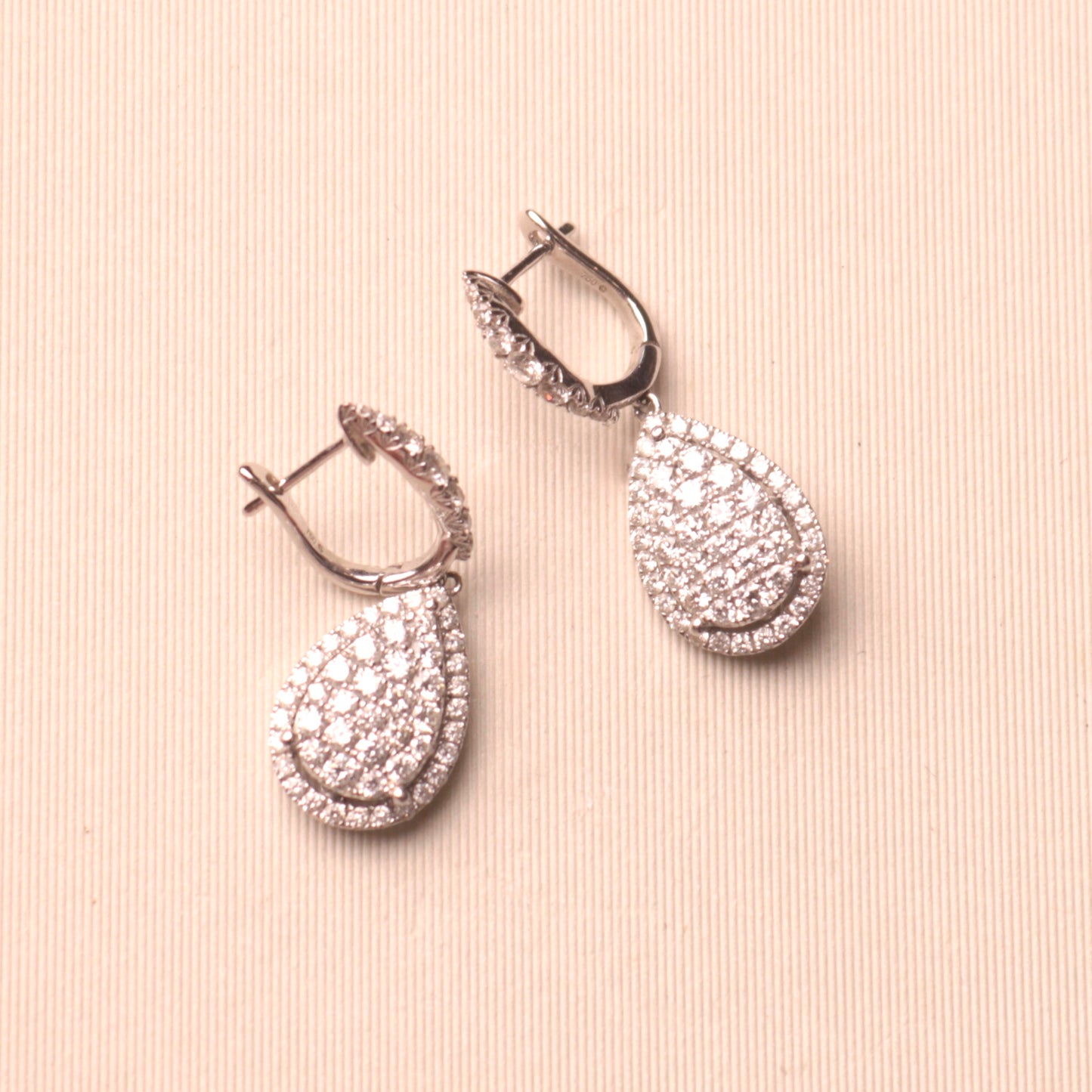 Tulia White Gold Earrings